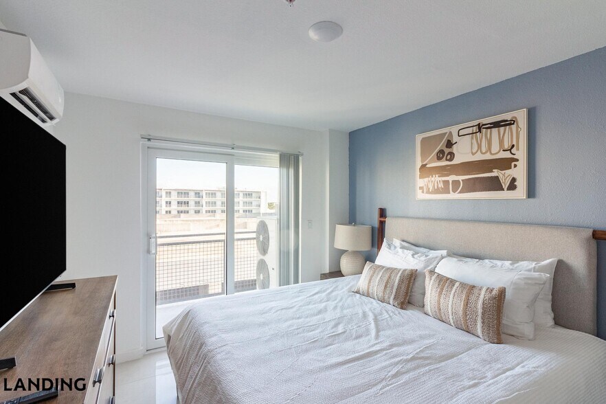 Building Photo - 25850 SW 140th Ct