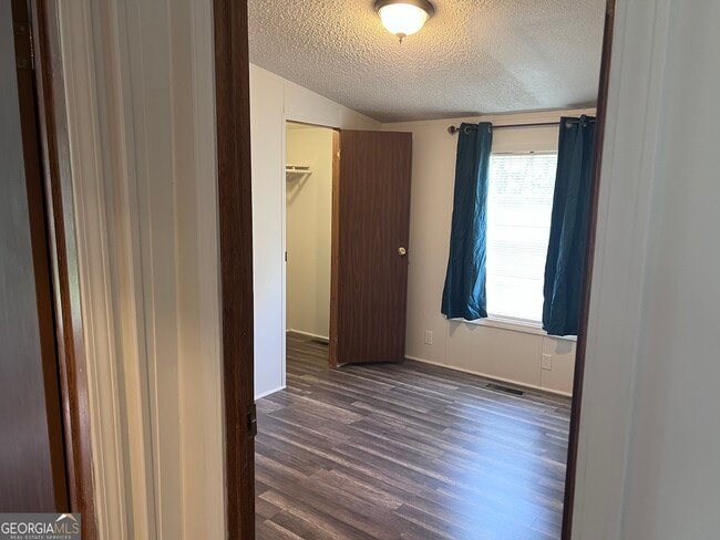 Building Photo - 569 Dover Chapel Rd