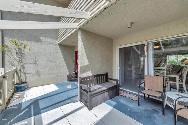 Building Photo - 425 Windrush Bay Dr