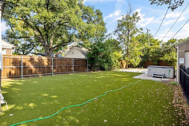 Building Photo - 2701 Benbrook Blvd