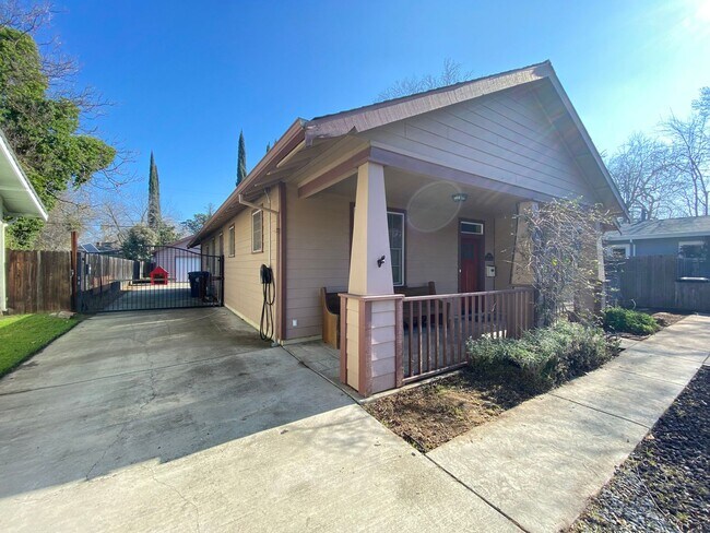 Building Photo - 2164 Cantalier St