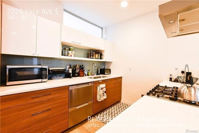 Building Photo - 2220 Yale Ave. E.