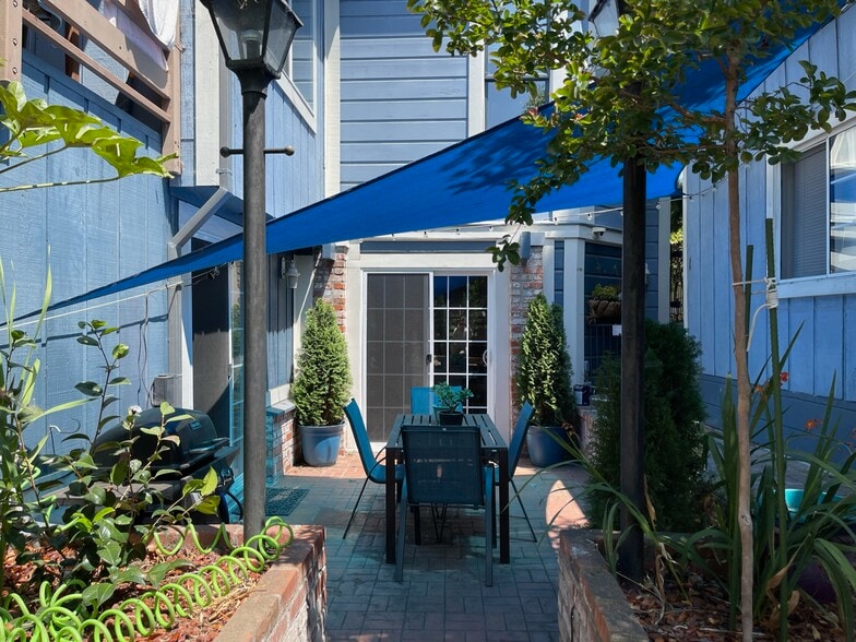 Private Patio with furniture and BBQ - 1524 Pacific Ave