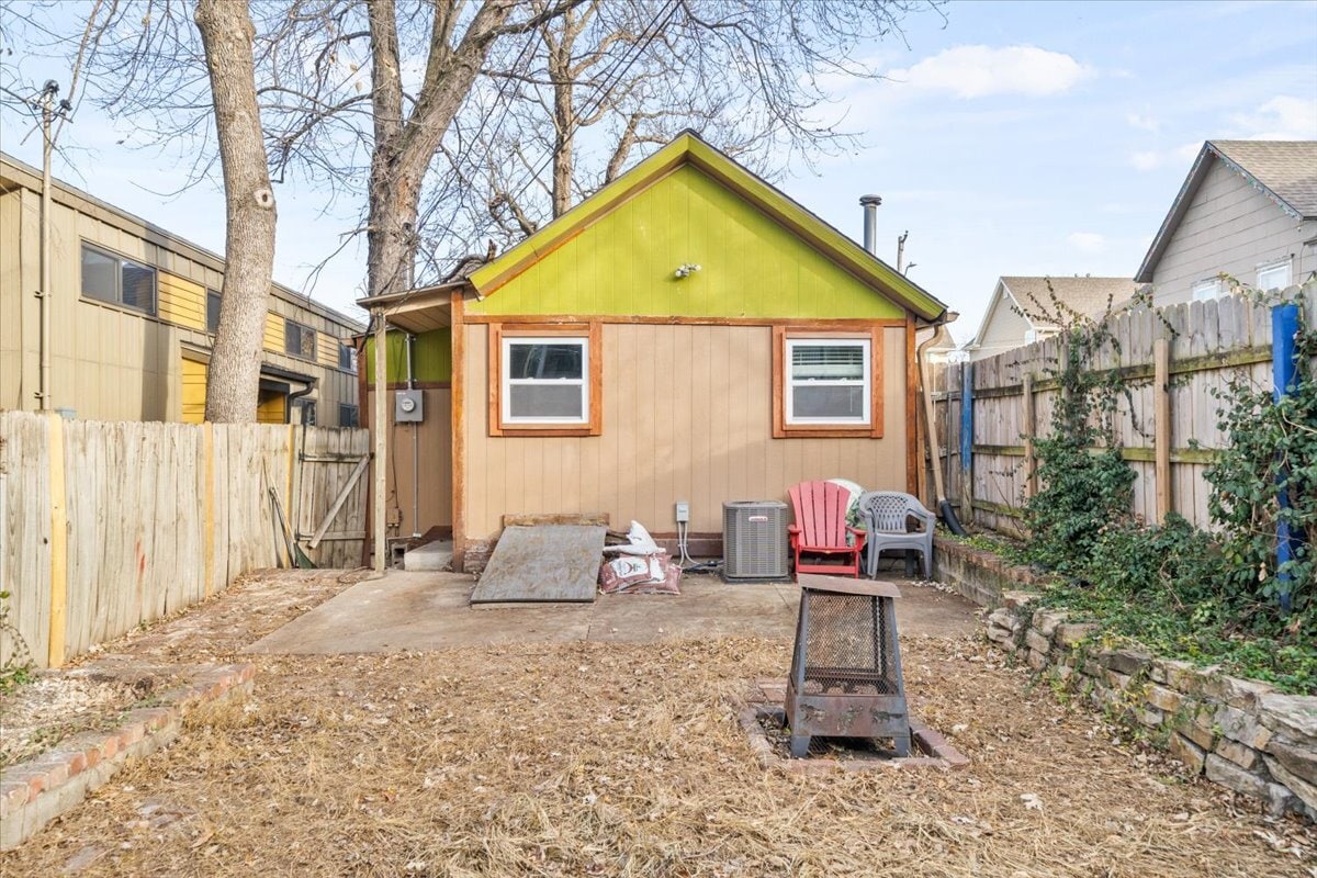 Building Photo - 1822 Holly St