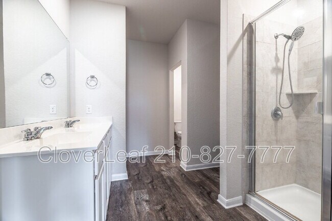 Building Photo - 2126 Silver Maple