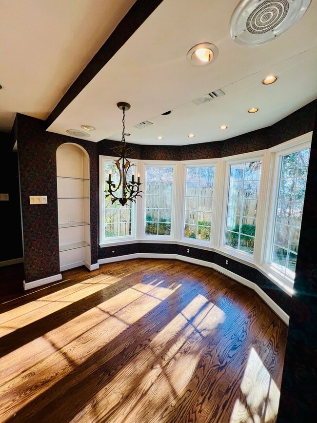 Building Photo - 3162 Stoneridge Rd SW