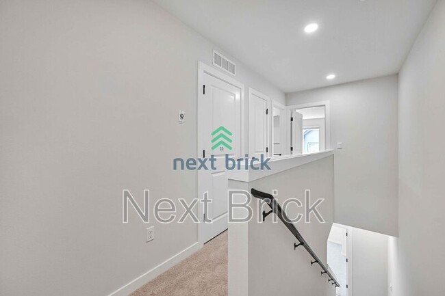 Building Photo - 16723 Alderwood Mall Pkwy