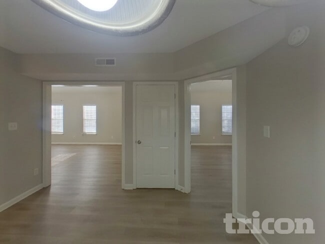 Building Photo - 2023 Westminster Ln