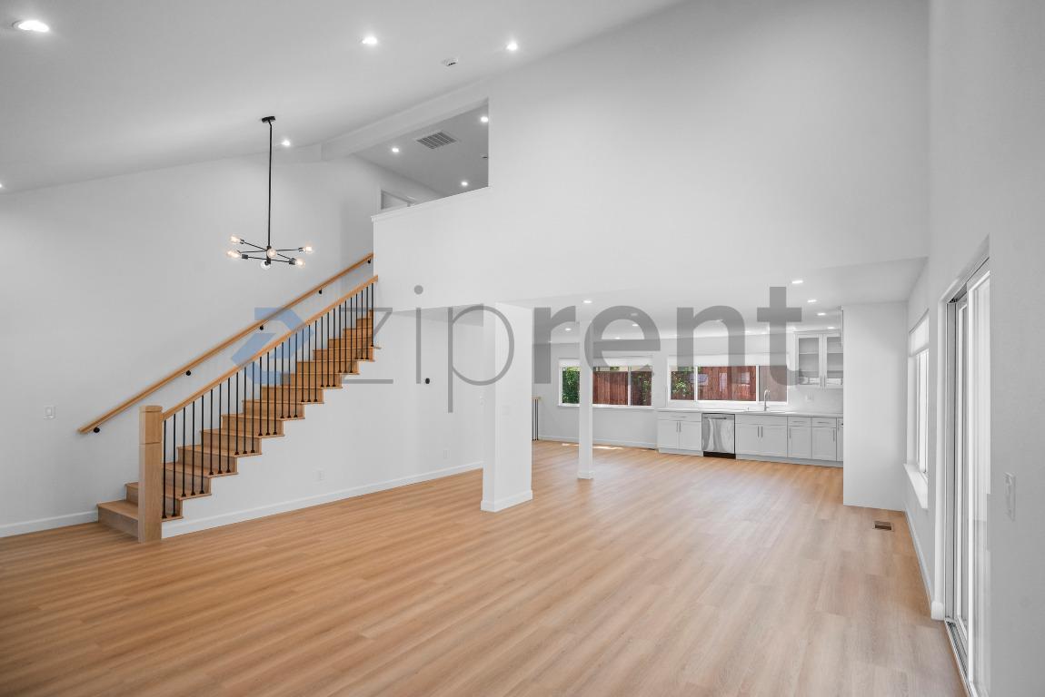 Building Photo - Unit