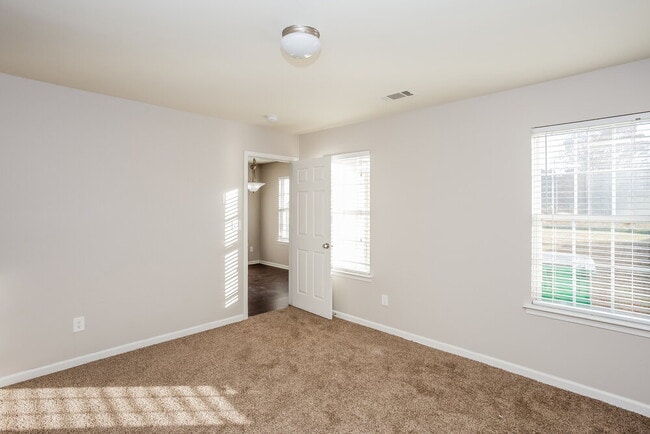 Building Photo - 5713 Henderson Oaks Dr