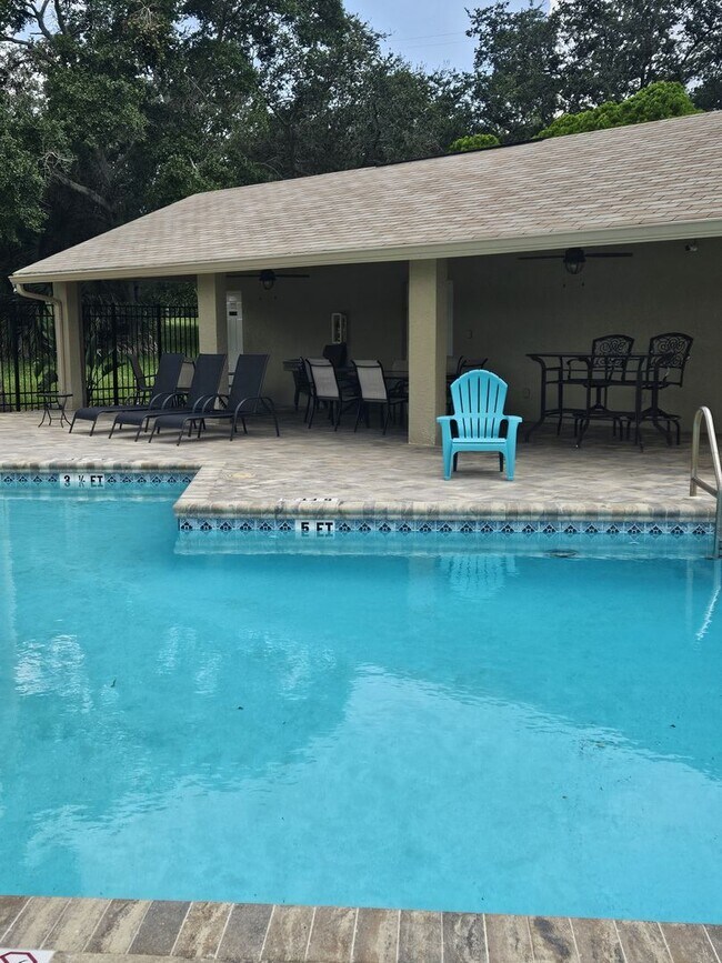 Building Photo - 2843 Thaxton Dr