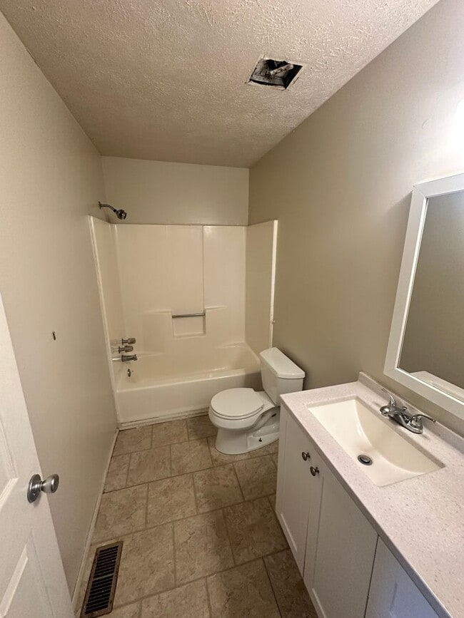 Building Photo - 144 Clover Valley Cir