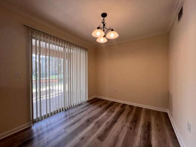 Building Photo - Beautiful ground floor 1 bedroom at Mirabe...