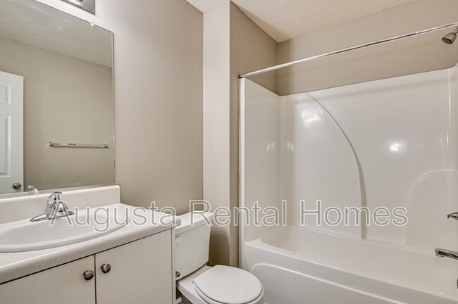 Building Photo - 3004 Strickland Ct