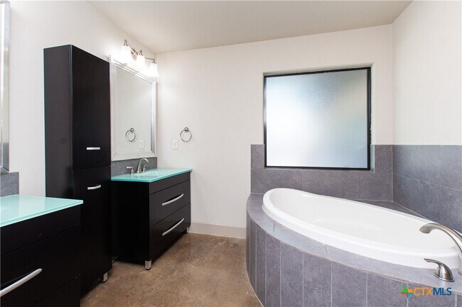 Building Photo - 7101 Andalucia Dr