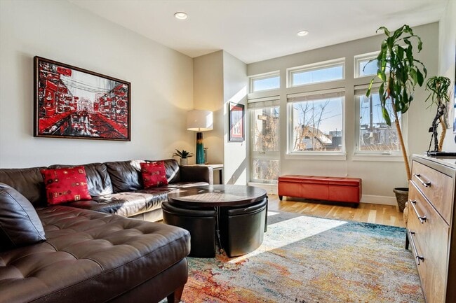 Building Photo - 4-Story Furnished 2BD, 2.5BA LoHi Townhome with Rooftop Deck