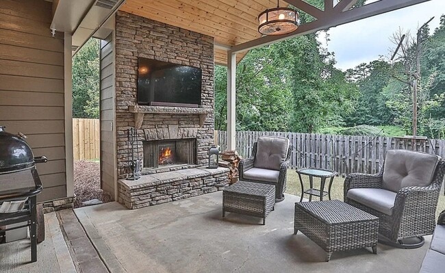 Building Photo - 1537 Magnolia Way