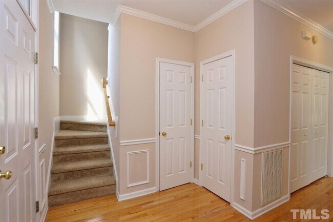 Building Photo - 46 Scottish Ln