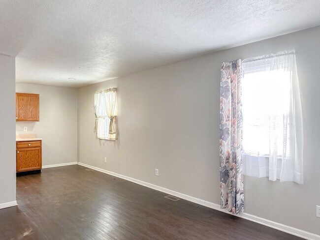 Building Photo - 1326 S Elizabeth St