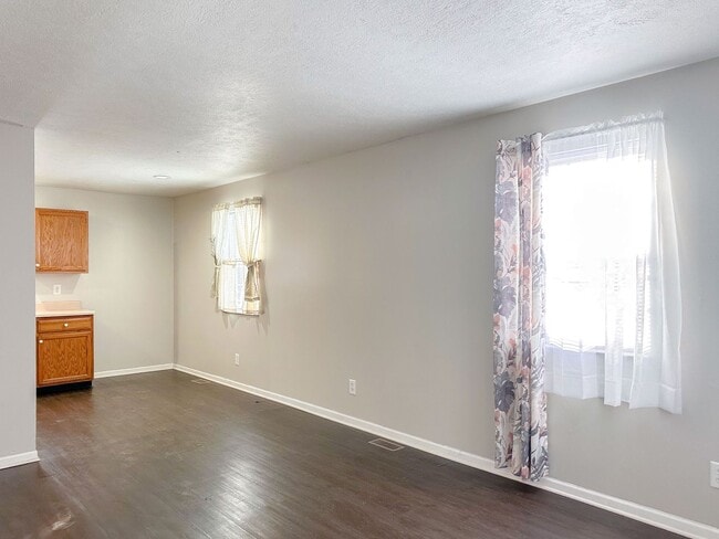 Building Photo - 1340 S Elizabeth St