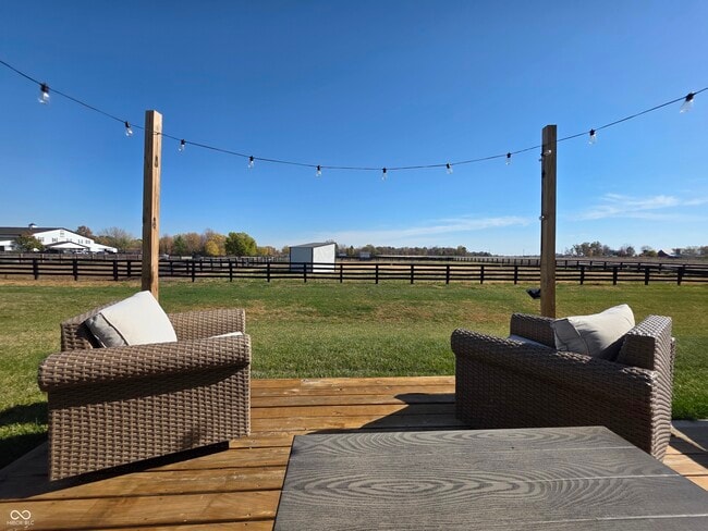 Building Photo - 1461 Bigleaf Dr