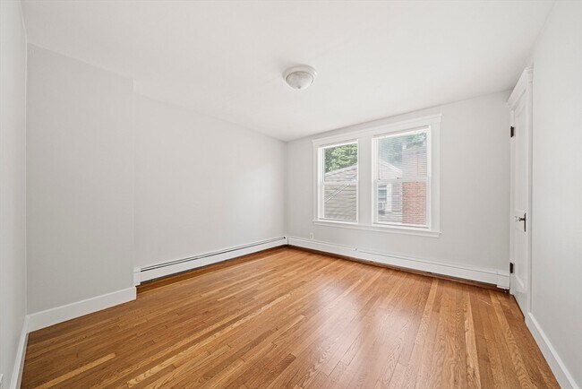 Building Photo - 14 Hartwell St