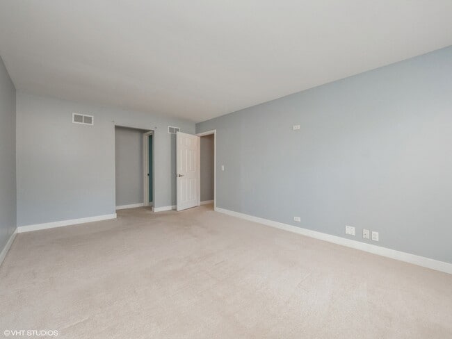 Building Photo - 550 Shorely Dr