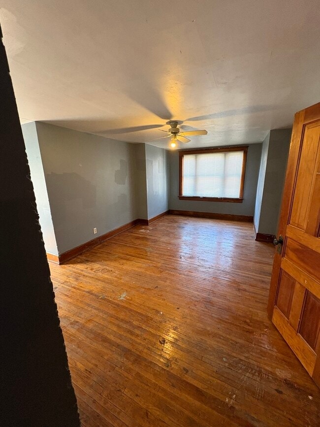 Building Photo - 204 N Division Ave
