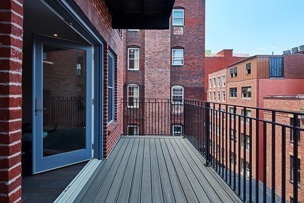 Building Photo - 647 Boylston St