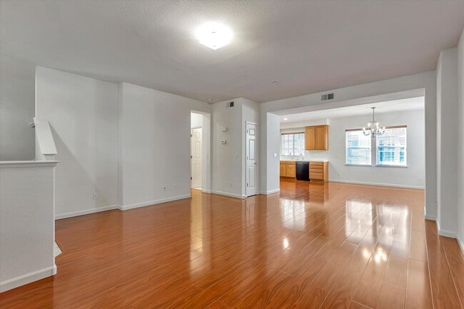 Building Photo - Beautiful Communication Hill Townhome