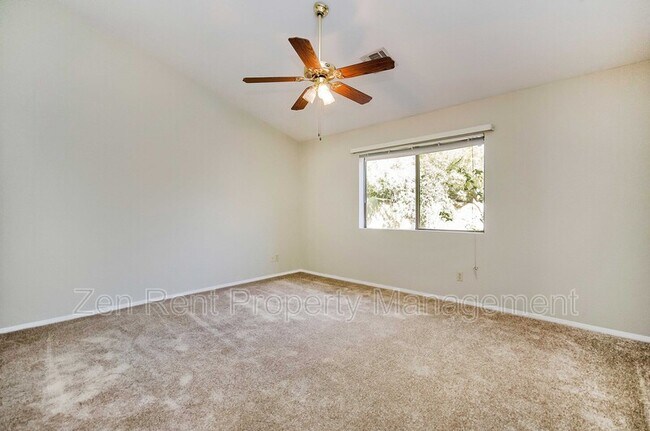 Building Photo - 5802 E Enrose St