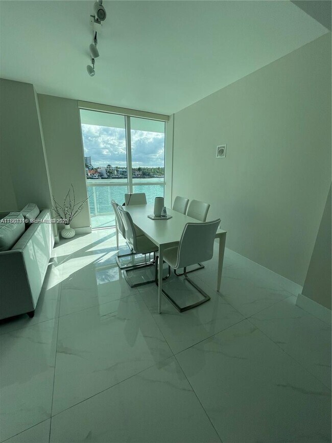 Building Photo - 400 Sunny Isles Blvd