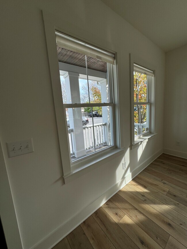 Building Photo - 509 Rosedale Ave