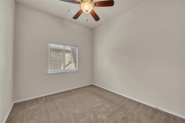 Building Photo - 712 Walsh Hill Trail