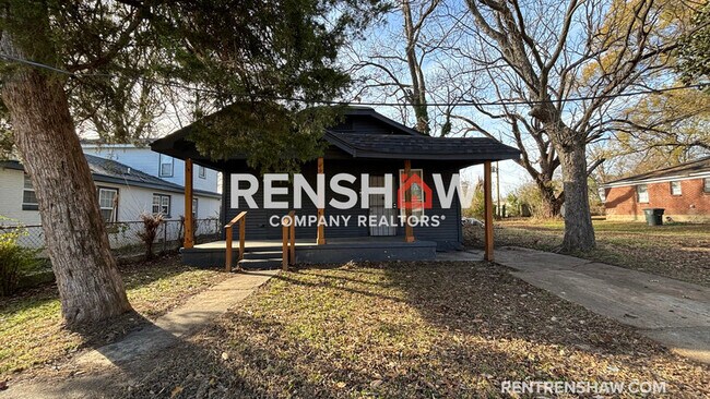 Building Photo - 689 Baltimore St