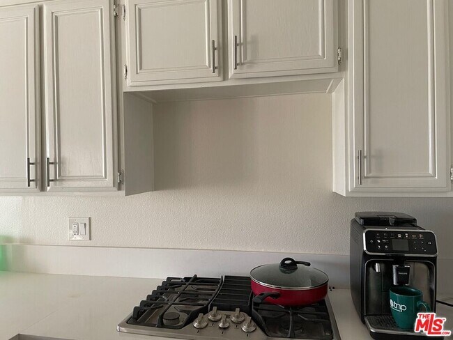 Building Photo - 25 S 15th Pl