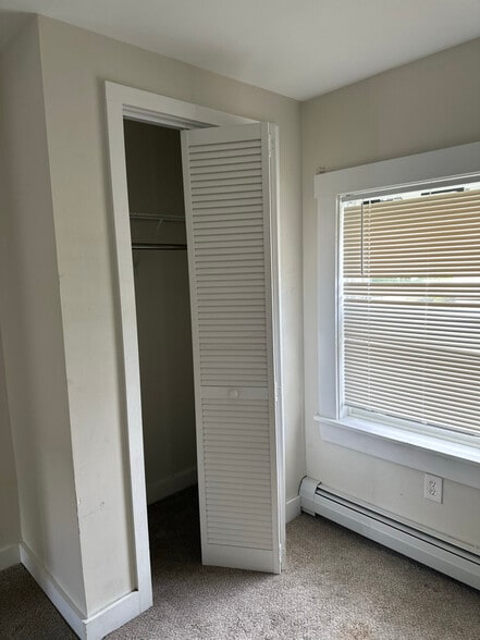 Building Photo - 241 Bartlett St