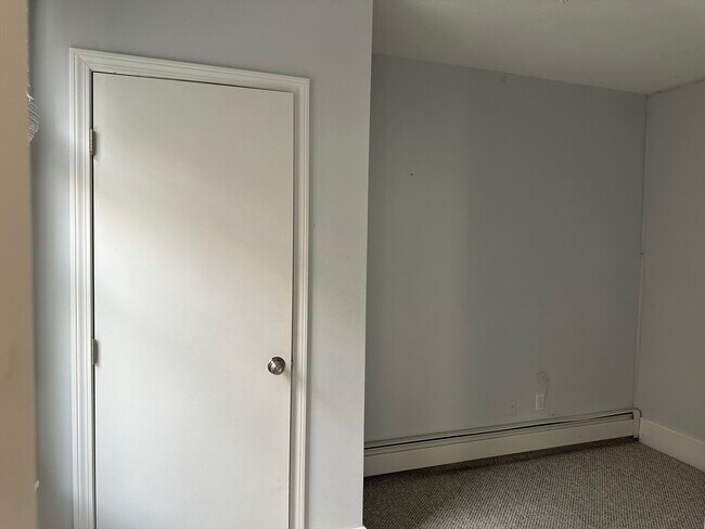 Building Photo - 479 Sumner St