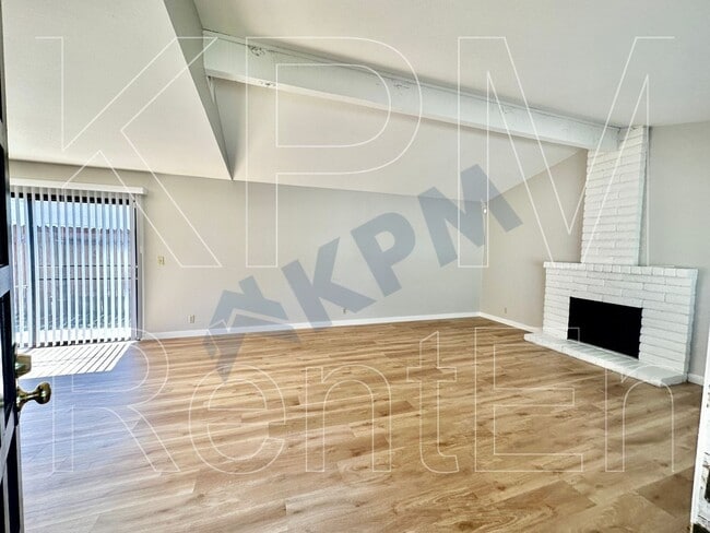 Building Photo - 5530 Fox Sparrow Ct