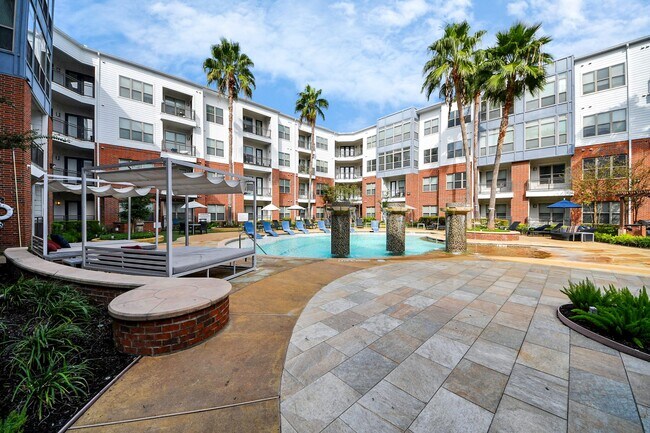 Building Photo - 5455 Richmond Ave.