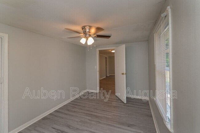 Building Photo - 3527 Bullock Ave