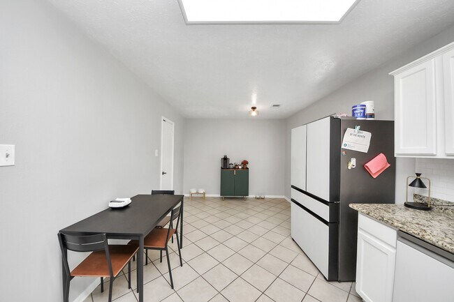 Building Photo - 20923 Moor Lily Ct