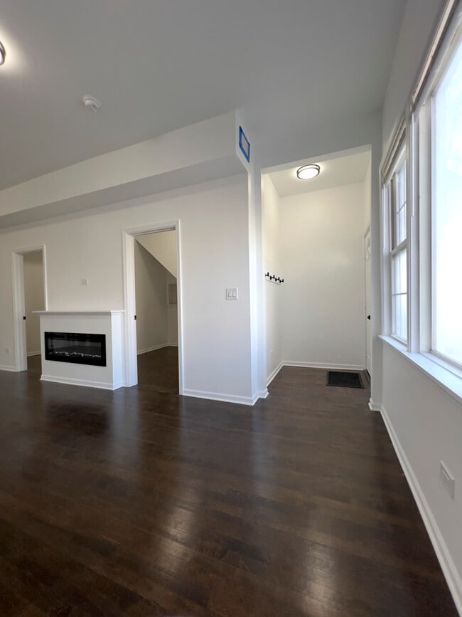 Building Photo - 4734 S Paulina St