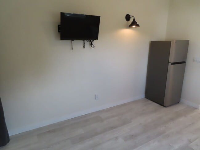 Building Photo - Renovated Studio Apartment in La Mesa