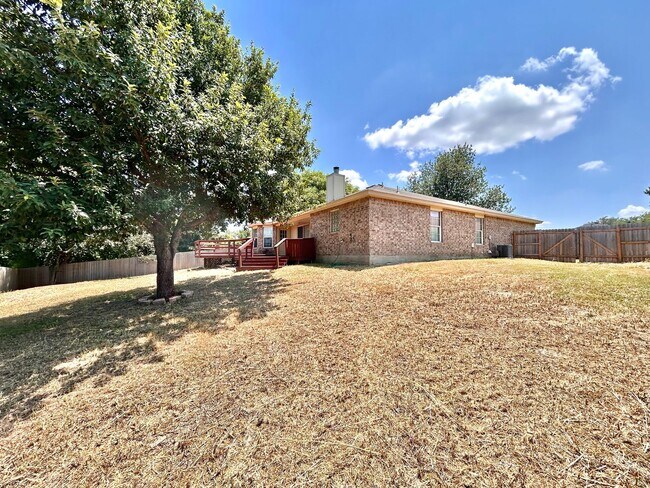 Building Photo - 404 Mesquite Cir