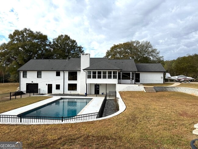 Building Photo - 120 Red Fox Run