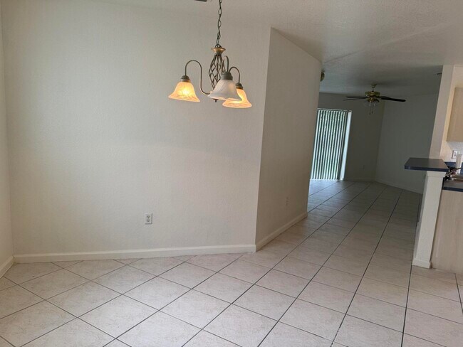 Building Photo - 1364 Climbing Rose Ln