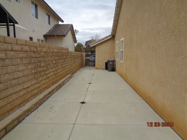 Building Photo - Immaculate Rancho Vista One Story Home