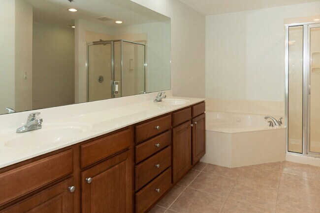 Building Photo - 113 Brooks St SE