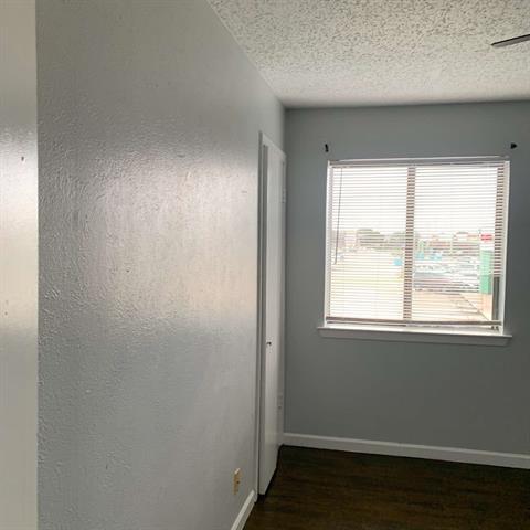 Building Photo - 3931 N Garland Ave